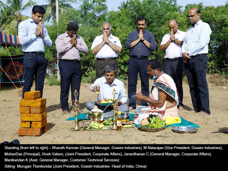 Standing (from left to right) – Bharath Kannan (General Manager, Grasim Industries), M Natarajan (Vice President, Grasim Industries), MohanDas (Principal), Vivek Valson, (Joint President, Corporate Affairs), Janardhanan C (General Manager, Corporate Affairs), Manikandan K (Asst. General Manager, Customer Technical Services)
Sitting- Murugan Thenkondar (Joint President, Grasim Industries- Head of India, China)
